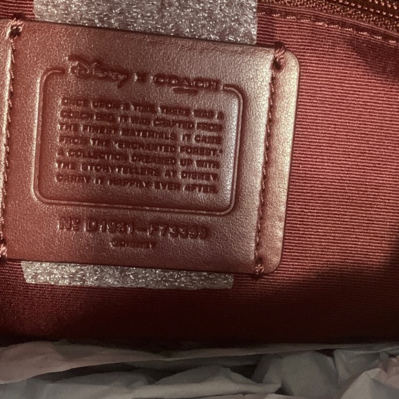 Authentic Coach leather Disney collection L.Edition zip top tote - Picture 11 of 12